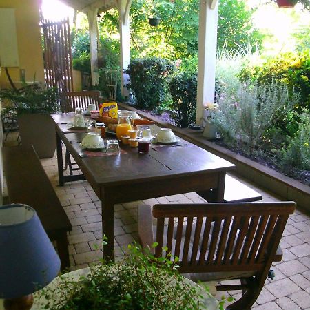 Le Bord De L'Eau Bed & Breakfast Sainte-Terre Exterior foto