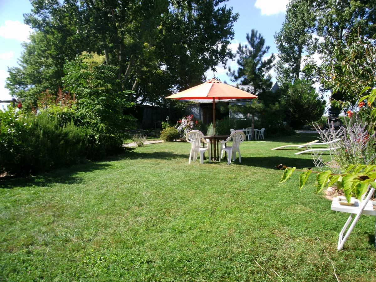 Le Bord De L'Eau Bed & Breakfast Sainte-Terre Exterior foto